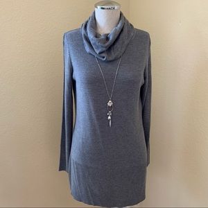 😀2/$20 Adrienne Vittadini Sweater